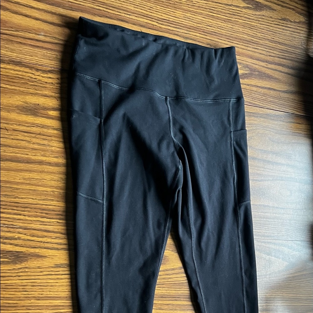 FENGBAY Athletic Leggings. Black. Size Medium. Excellent Condition